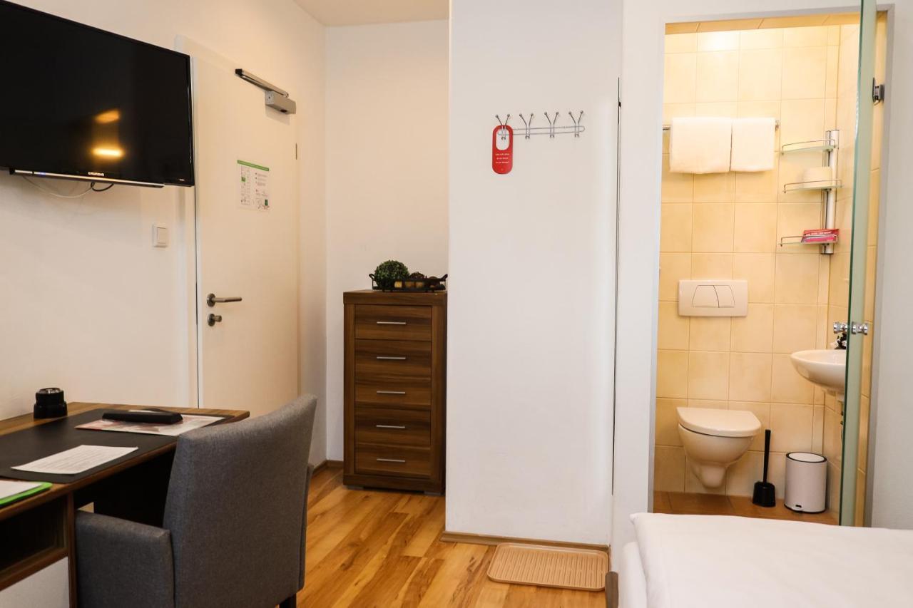 Gaestehaus Zur Linde Ίνγκολστατ Εξωτερικό φωτογραφία