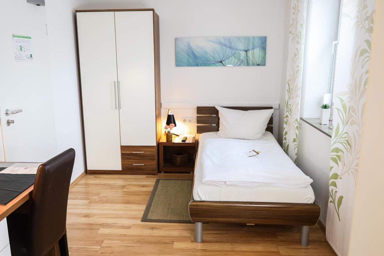 Gaestehaus Zur Linde Ίνγκολστατ Εξωτερικό φωτογραφία